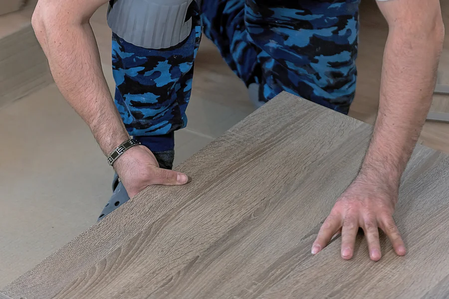 Vinyl Flooring Versus Hardwood In Terms Of Long-term Value in Farmington, MI